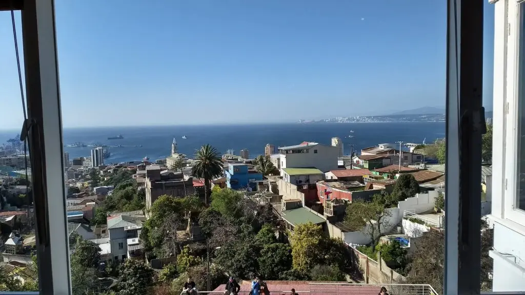 Vista de La Sebastiana para Valparaíso as Casas de Pablo Neruda no Chile