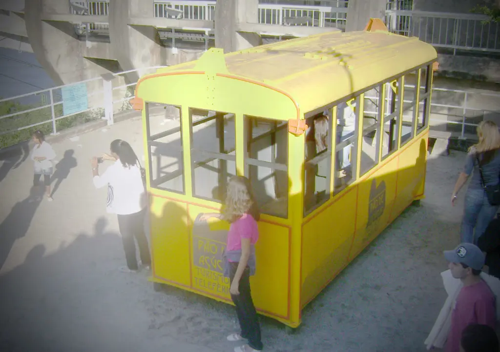 Antigo bondinho em exposição no Morro da Urca passeio no bondinho do pão de açúcar