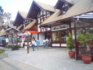 Inclua no Roteiro de Campos do Jordão a Vila Capivari