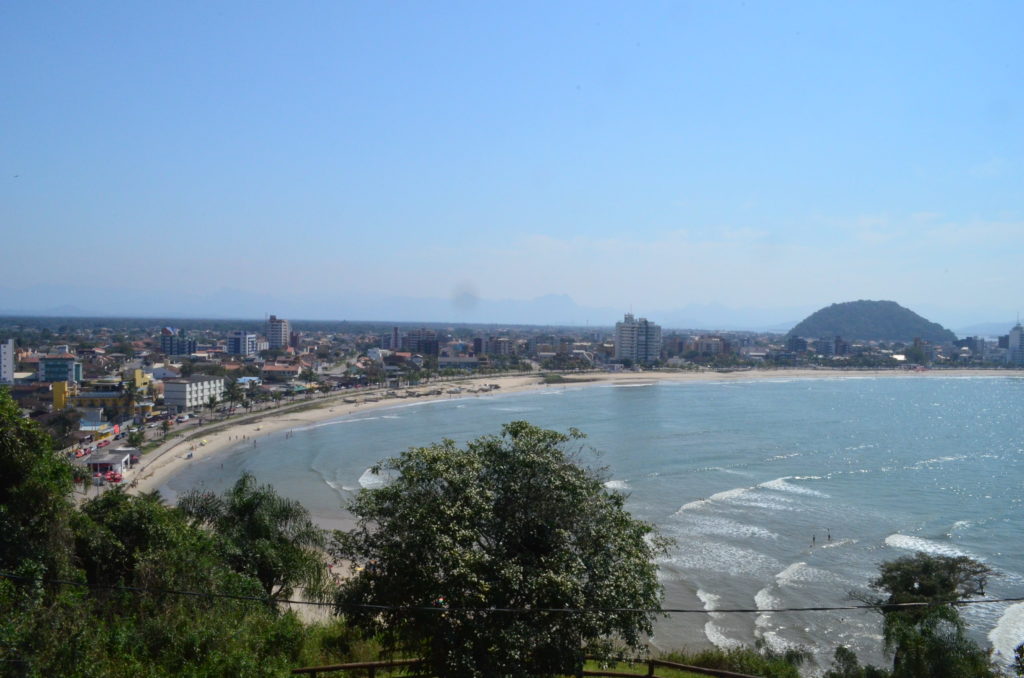 Vista do Morro do Cristo para a Praia Central em Guaratuba