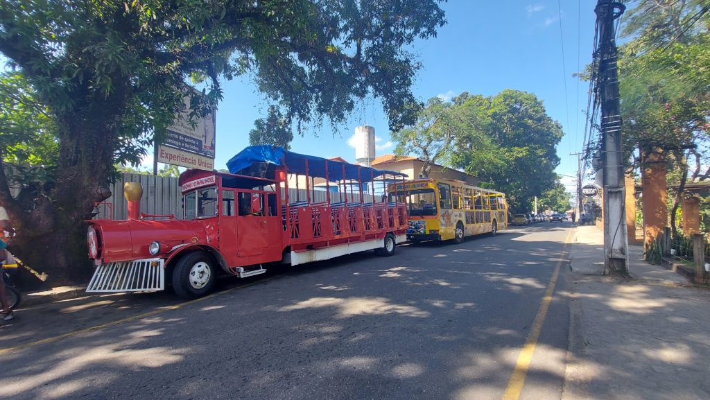 Trenzinho do Papai Noel e Busão da Alegria em Penedo