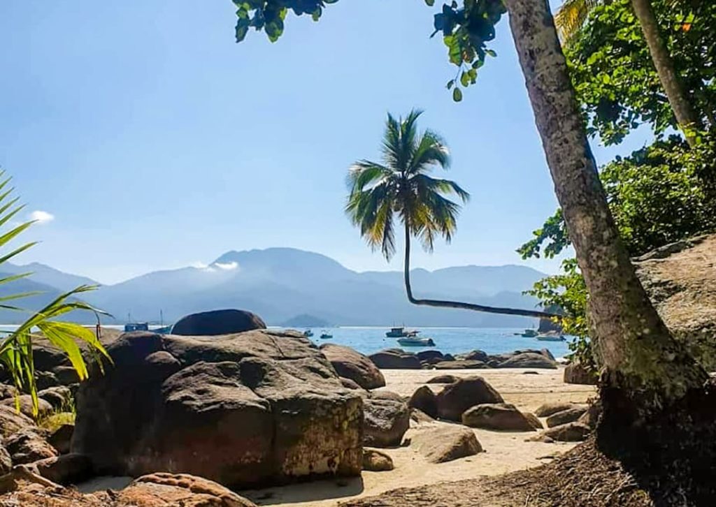 Praia do Aventureiro em Ilha Grande