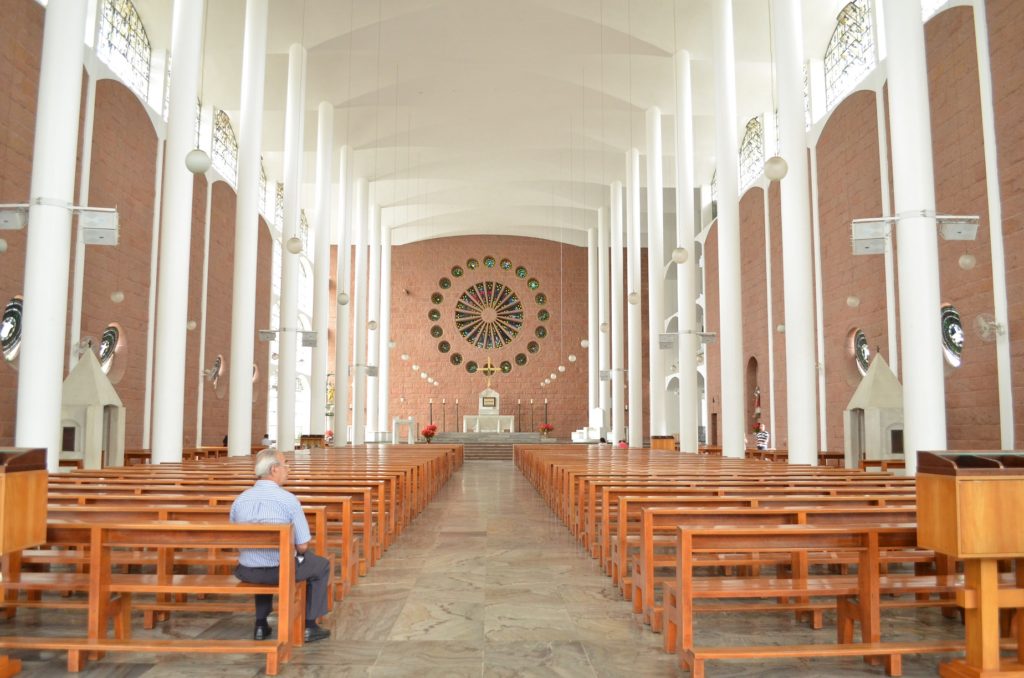 Catedral São Paulo Apóstolo na Rua XV de Novembro