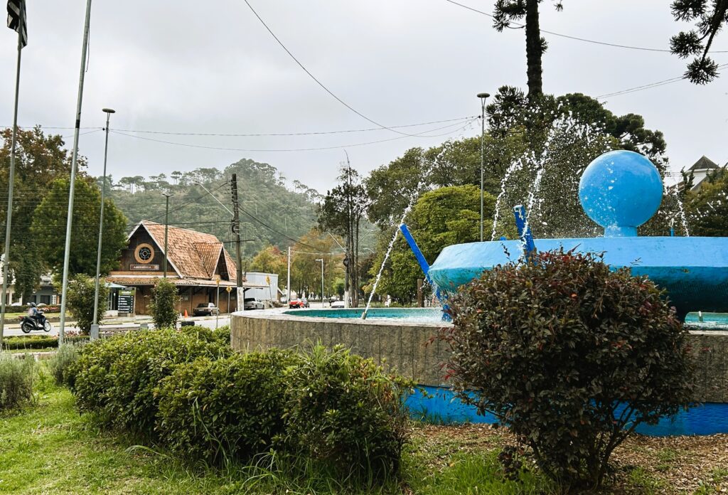 Praça da Bandeira na Vila Abernéssia em Campos do Jordão