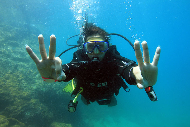 Mergulho com cilindro em Arraial do Cabo