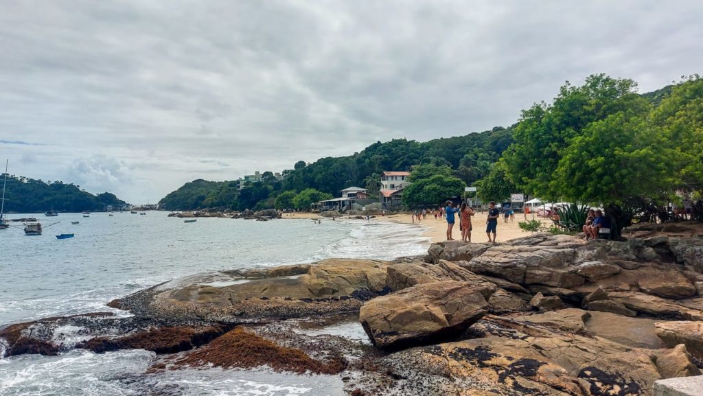 Praia do Embrulho em Bombinhas