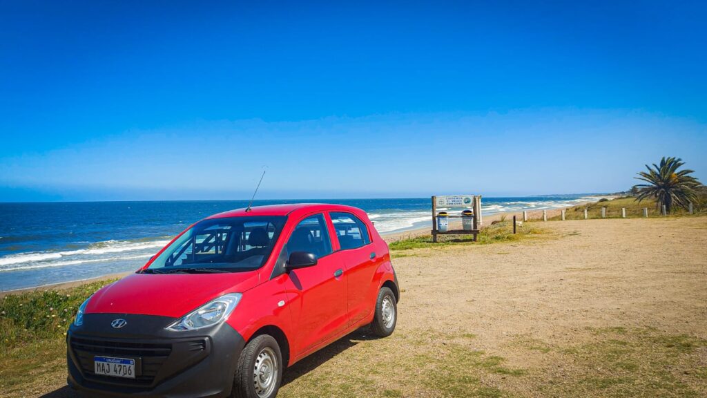 Carro alugado em Montevideo no trajeto para Punta del Este