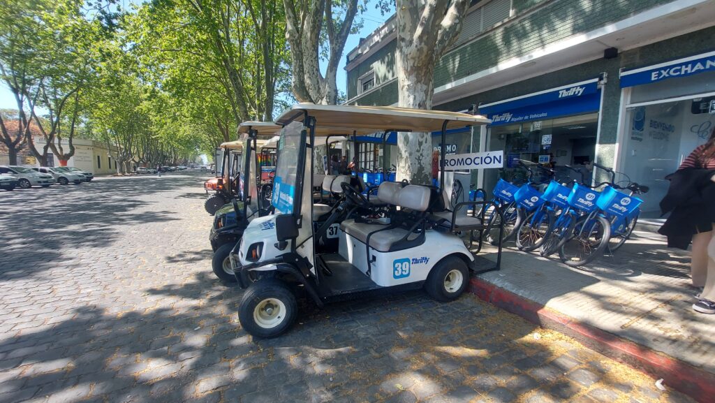 Carrinhos de Golfe - Opção para circular em Colonia del Sacramento