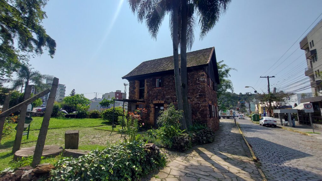 Fachada do Museu Ambiência Casa de Pedra em Caxias do Sul