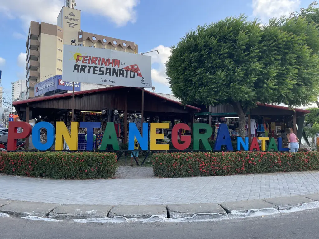 Feirinha de Artesanato de Ponta Negra ideal para fazer compras em natal