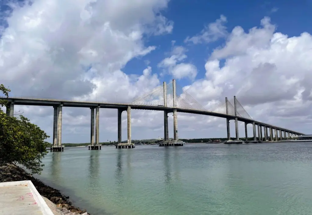 Ponte Newton Navarro