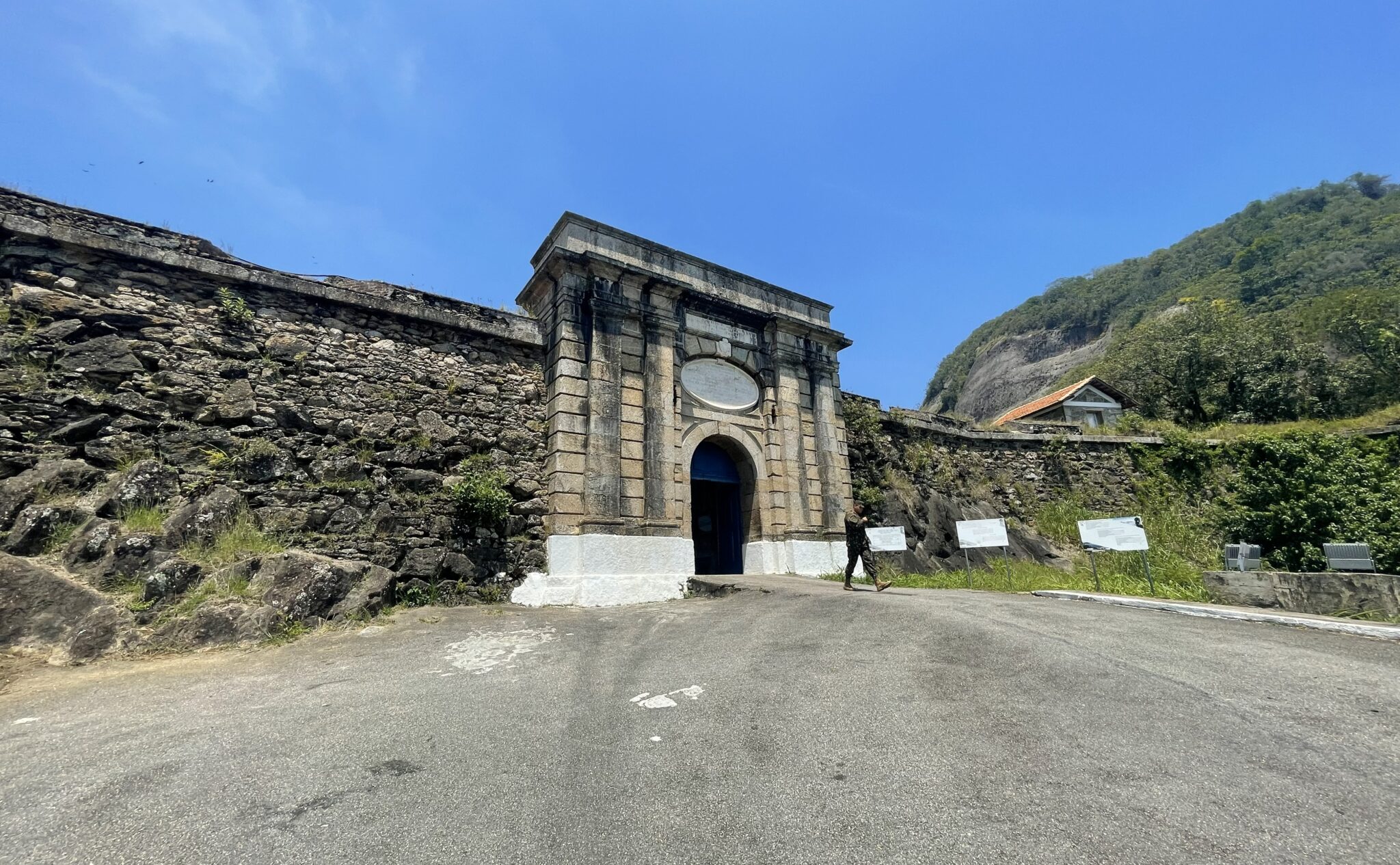 Forte Barão do Rio Branco, Forte São Luis e Forte do Pico em Niterói